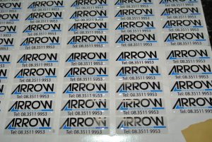 In tem decal nhựa với công nghệ hiện đại