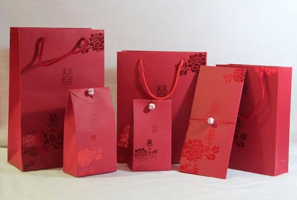 In túi giấy đựng quà đảm bảo mọi yếu tố hình ảnh và thiết kế