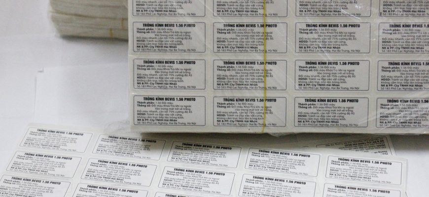In tem phụ sản phẩm cung cấp thông tin đầy đủ